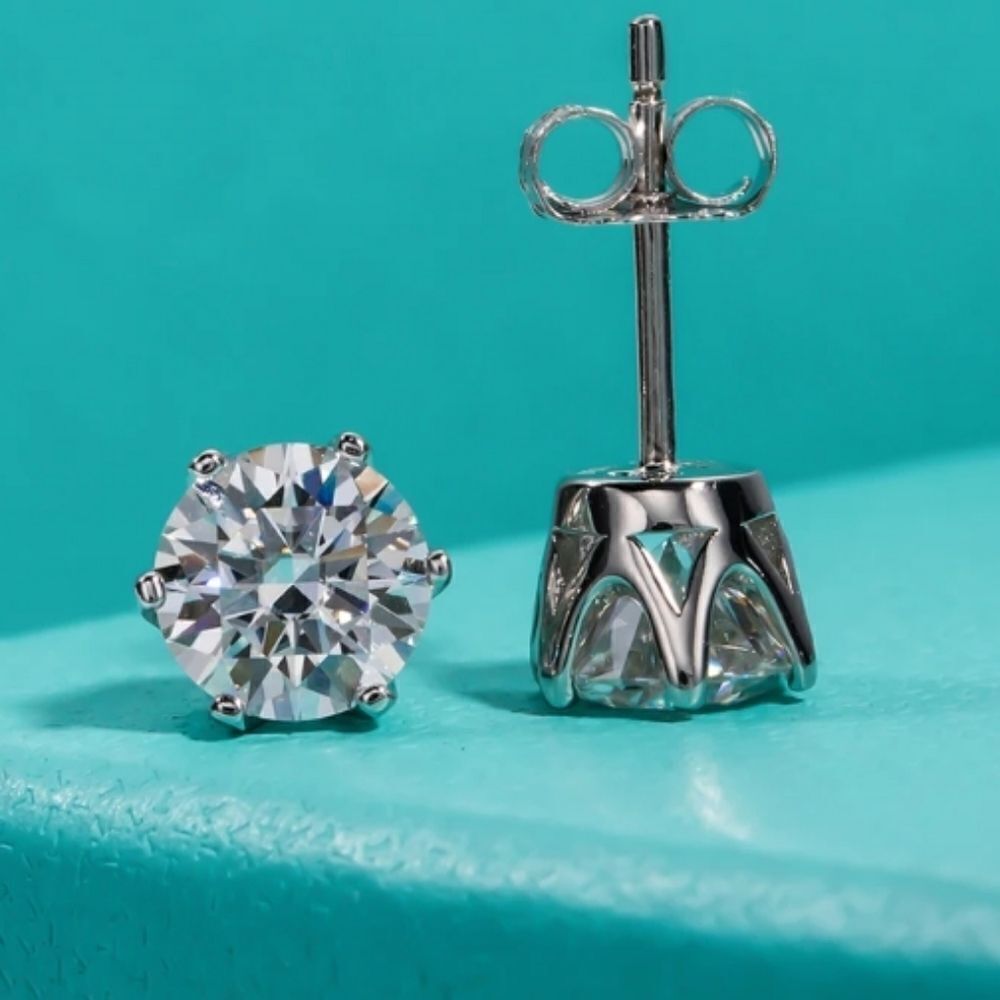 Certified 1 carat VVS1 Moissanite Luxury Stud Earrings